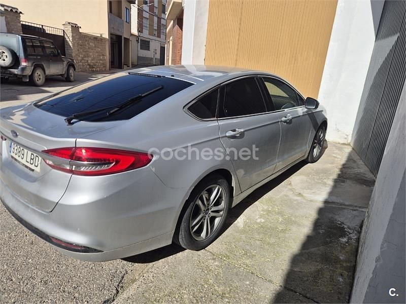 Usado Ford Mondeo Titanium 165 CV (121 kW) 2019 Gris / plata Berlina