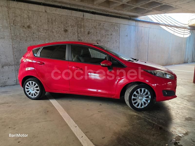 Usado Ford Fiesta Trend 95 CV (69 kW) 2014 Rojo Berlina