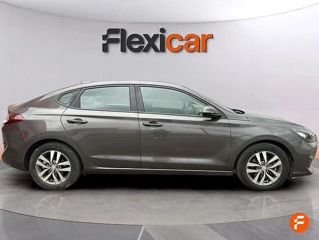 Usado Hyundai i30 120 CV (88 kW) 2018 Marrón Berlina