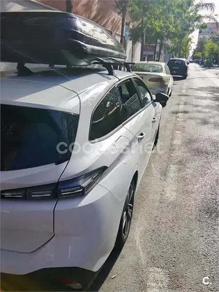 Usado Peugeot 308 130 CV (95 kW) 2022 Blanco Familiar