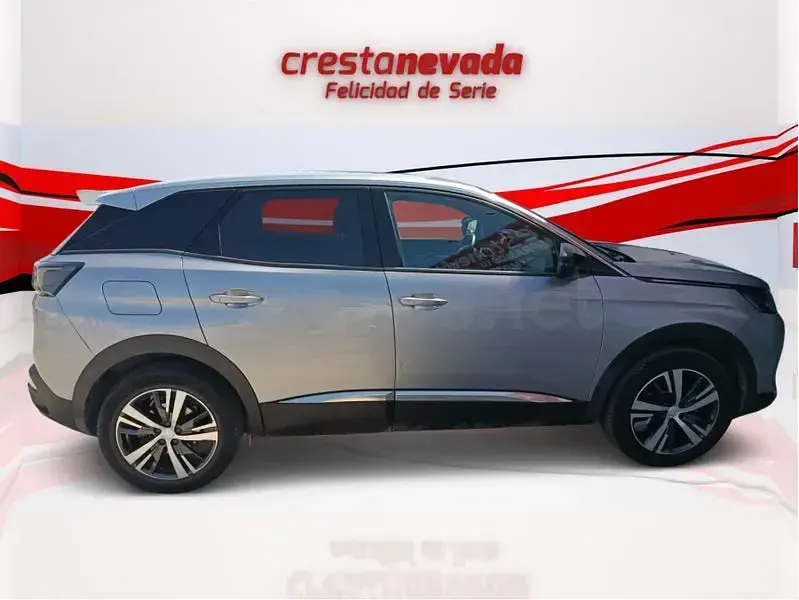Usado Peugeot 3008 Allure 130 CV (95 kW) 2024 Gris / plata SUV