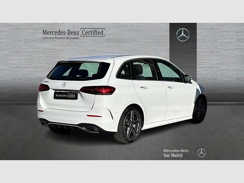 Usado Mercedes B200 150 CV (110 kW) 2025 Blanco Monovolumen