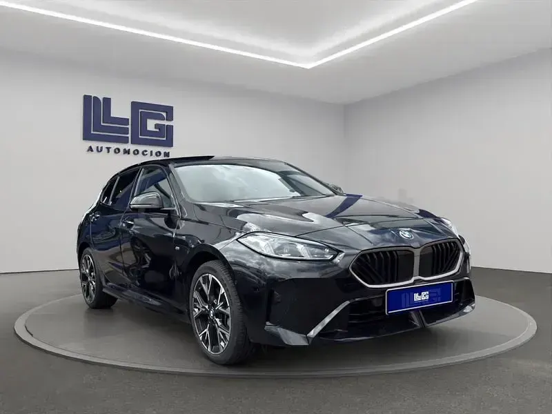 Usado BMW 116 122 CV (89 kW) 2025 Negro Utilitario