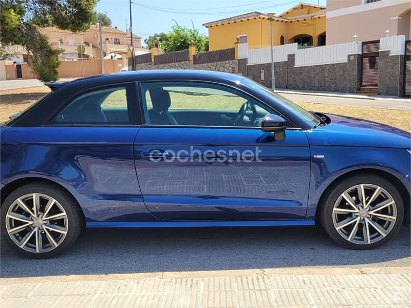 Azul Usado 2015 Audi A1 Utilitario | 9900 € (Buen precio) - Imagen 1/4