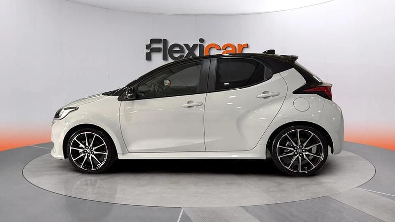 Occasion Toyota Yaris Hybrid Plus 116 PK (85 kW) 2022 Wit Sedan