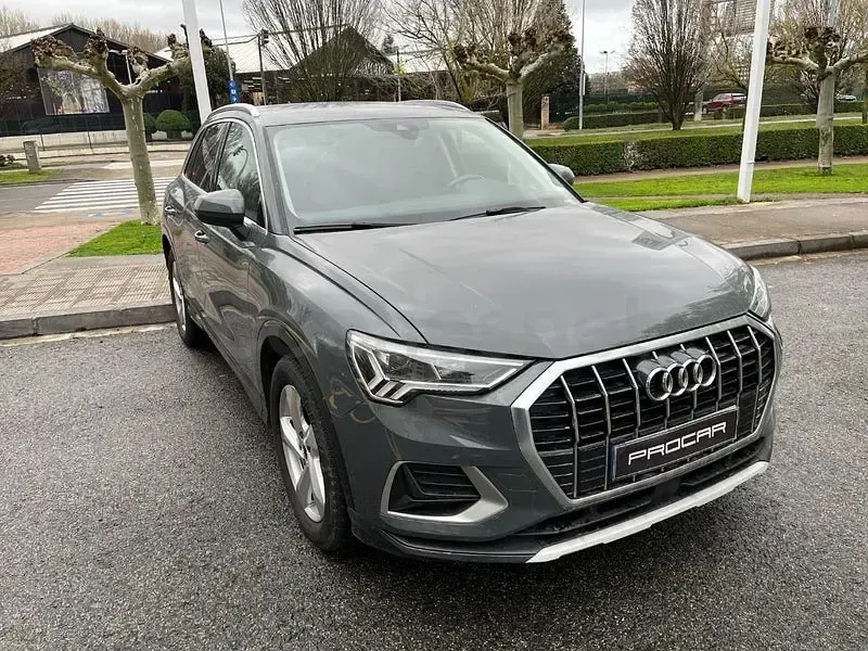 Usado Audi Q3 Advanced Plus 150 CV (110 kW) 2022 Gris / plata SUV