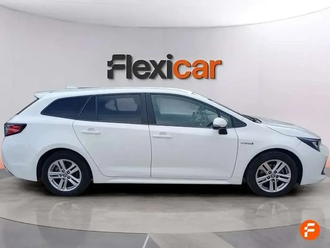 Begagnad Toyota Corolla Active 122 HK (89 kW) 2021 Vit Kombi