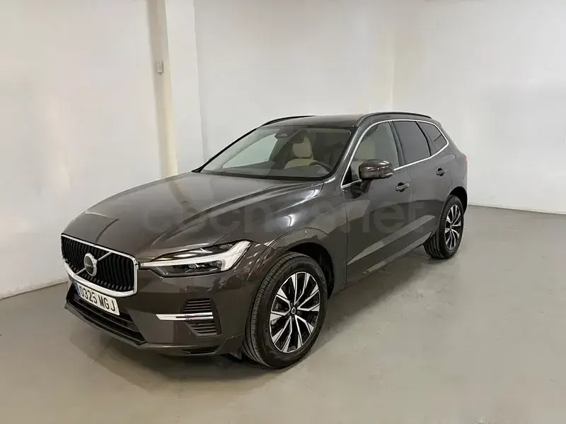 Usado Volvo XC60 Core 197 CV (144 kW) 2023 Gris / plata SUV