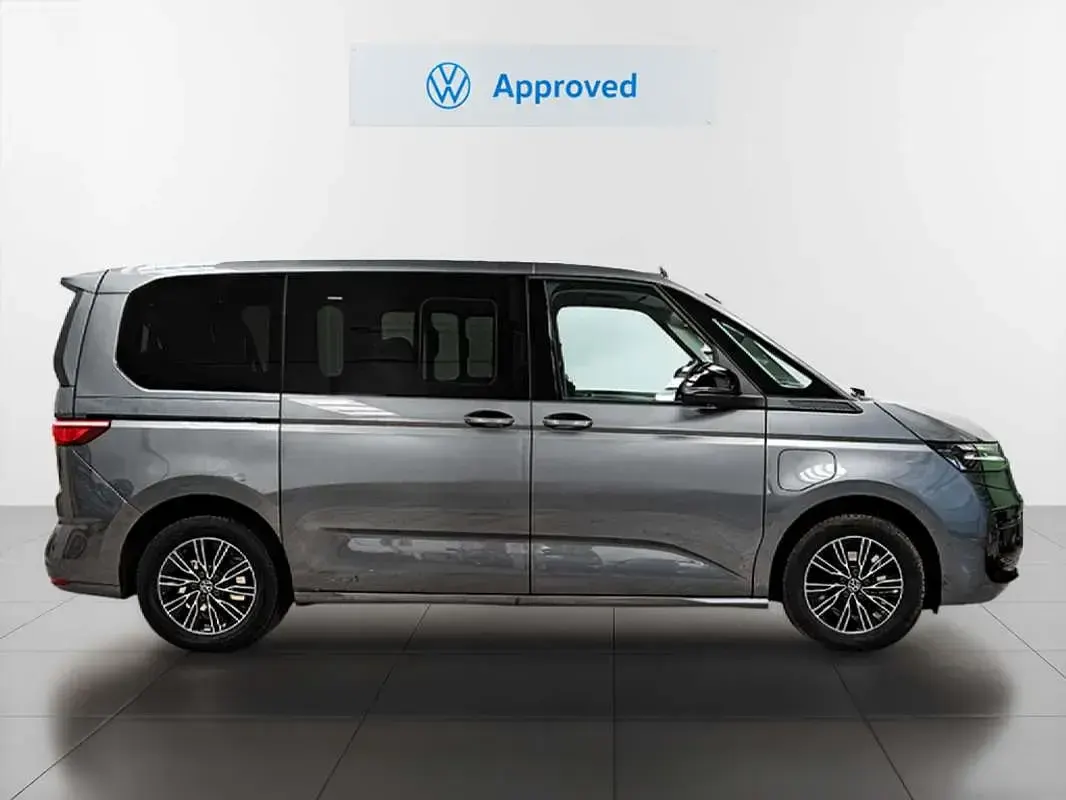 Usado VW Multivan Life 218 CV (160 kW) 2024 Gris Monovolumen