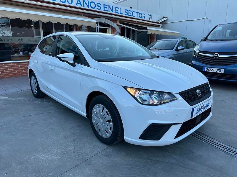 Usado Seat Ibiza Reference 80 CV (58 kW) 2019 Blanco