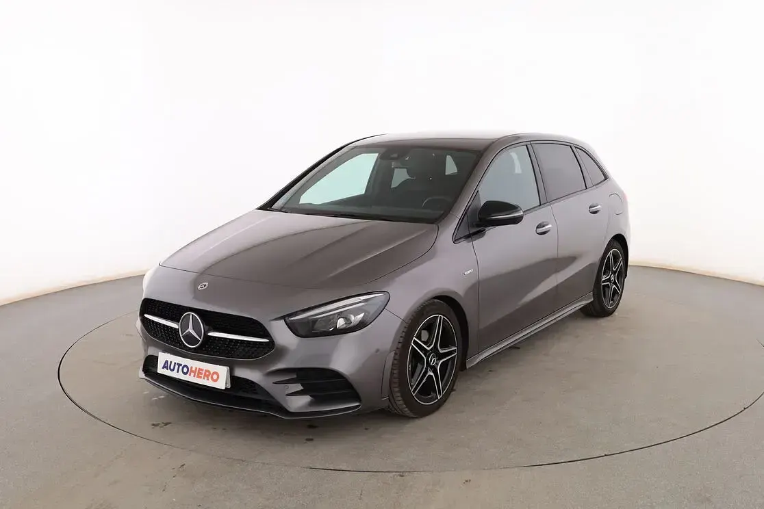 Usado Mercedes B200 AMG line 150 CV (110 kW) 2021 Utilitario