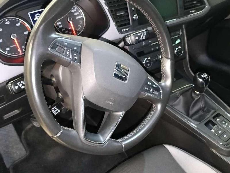 Usado Seat Leon Style 116 CV (85 kW) 2020 Blanco Utilitario