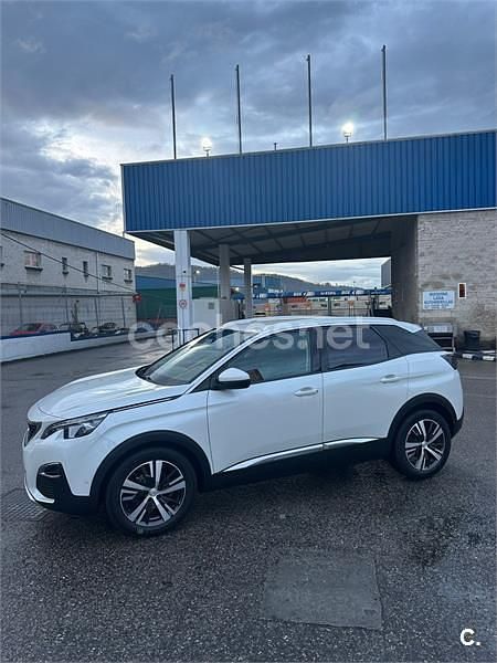 Usado Peugeot 3008 Active 120 CV (88 kW) 2018 Blanco SUV