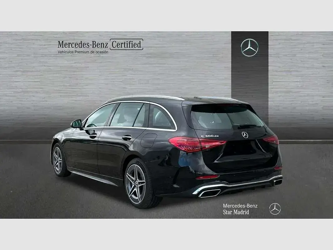 Usado Mercedes C300e 313 CV (230 kW) 2025 Negro Familiar