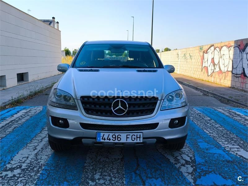 Gris / plata Usado 2006 Mercedes ML320 SUV | 8300 € (Precio justo) - Imagen 1/4