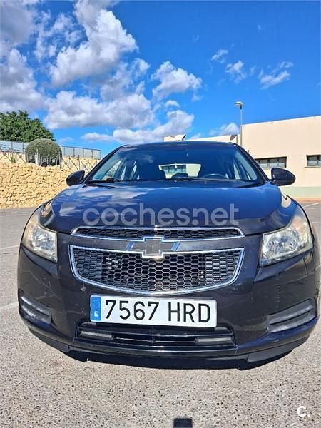 Usado Chevrolet Cruze LS 124 CV (91 kW) 2013 Negro Berlina