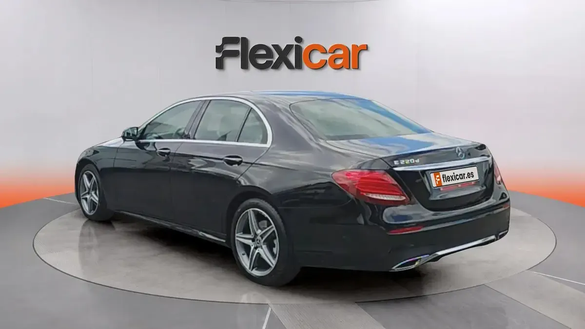Usado Mercedes E220 194 CV (142 kW) 2019 Azul Berlina