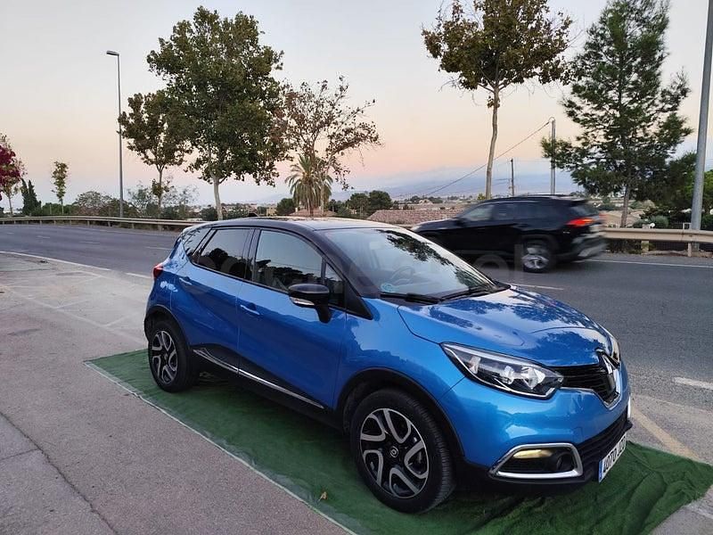 Begagnad Renault Captur Intens 90 HK (66 kW) 2017 Blå SUV