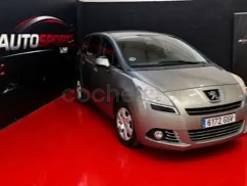 Usado Peugeot 5008 Premium 110 CV (80 kW) 2010 Beige Monovolumen