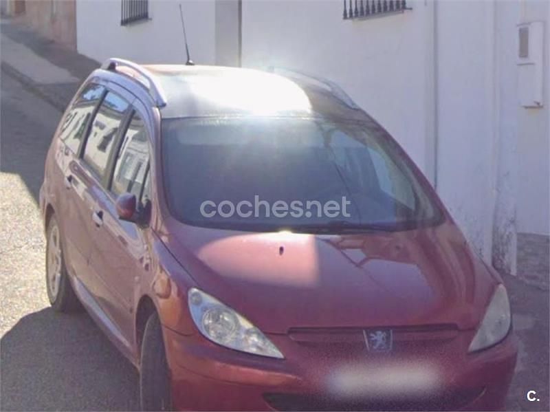 Usado Peugeot 307 110 CV (80 kW) 2003 Granate Familiar