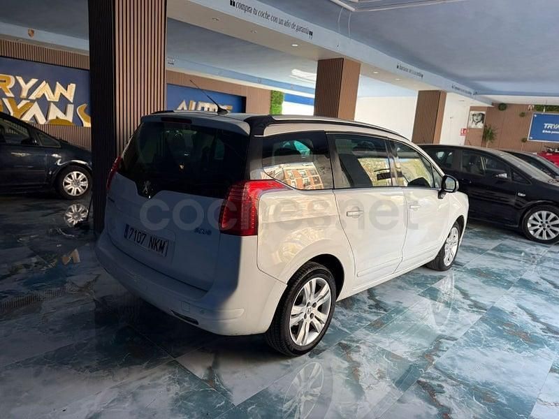 Usado Peugeot 5008 Allure 163 CV (119 kW) 2012 Blanco Monovolumen