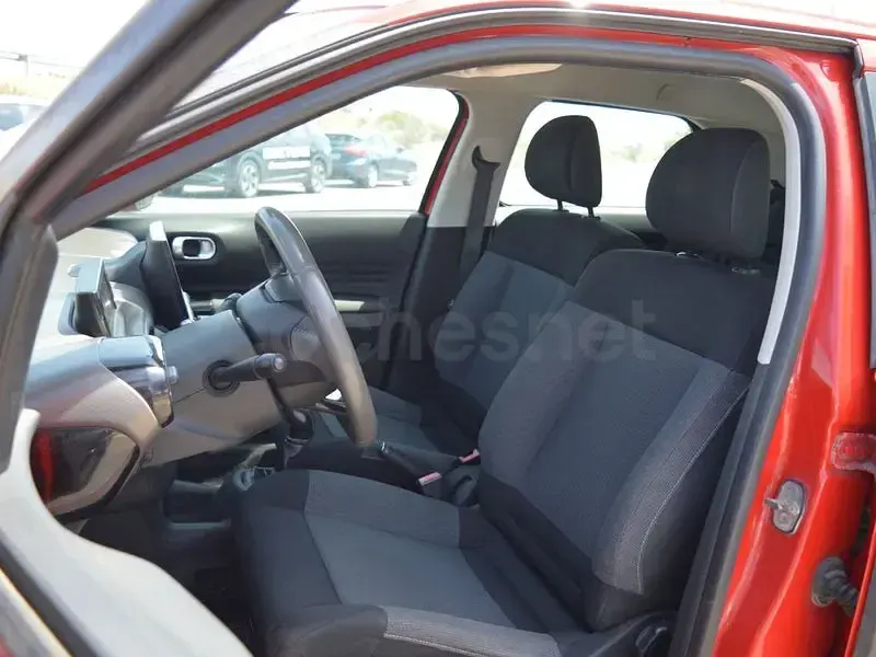 Usado Citroën C4 Feel 82 CV (60 kW) 2016 Rojo Berlina
