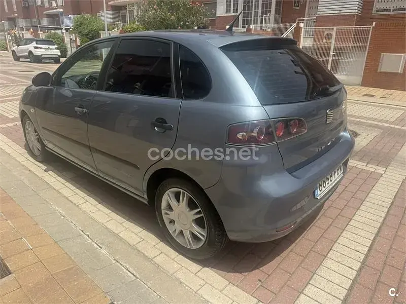 Usado Seat Ibiza Stylance 85 CV (62 kW) 2006 Gris / plata Utilitario