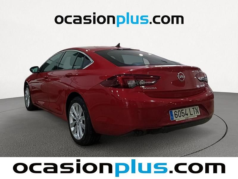 Usado Opel Insignia Business Elegance 122 CV (89 kW) 2021 Rojo Berlina
