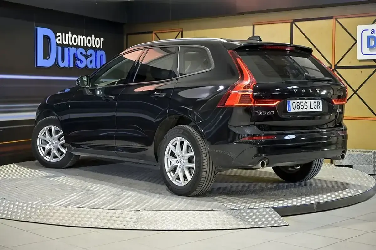 Używany Volvo XC60 Business Edition 394 KM (289 kW) 2020 Czarny SUV