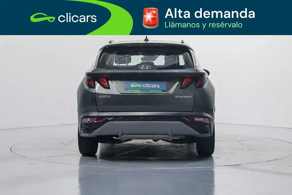 Usado Hyundai Tucson 150 CV (110 kW) 2023 Gris / plata SUV