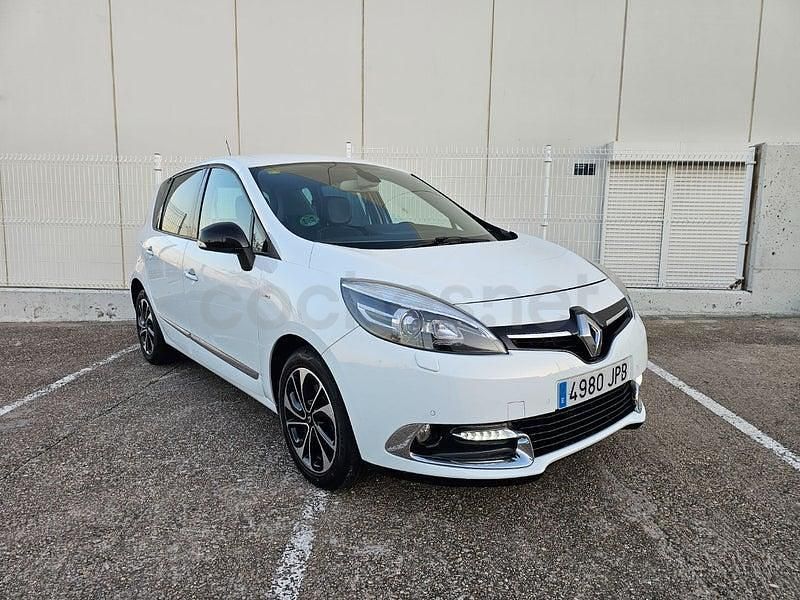 Usado Renault Scénic III Bose Edition 130 CV (95 kW) 2016 Blanco Monovolumen