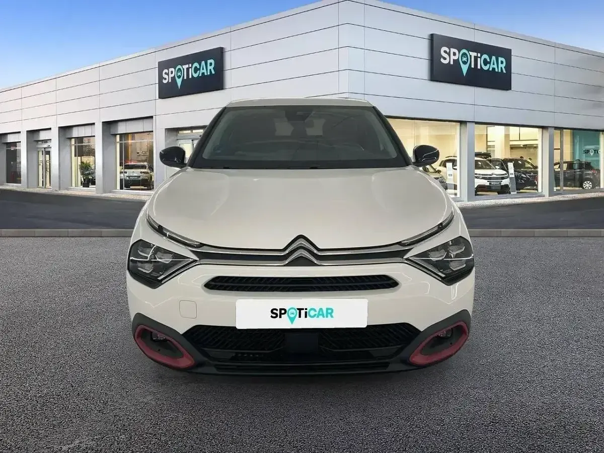 Käytetty Citroën e-C4 Feel 100 kW (136 HP) 2023 Valkoinen Sedan
