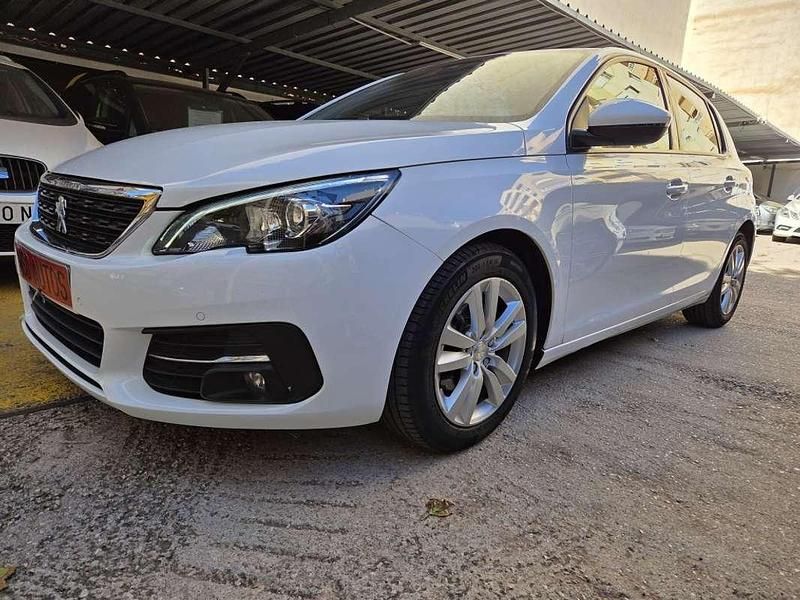 Usado Peugeot 308 Allure 131 CV (96 kW) 2018 Blanco Utilitario