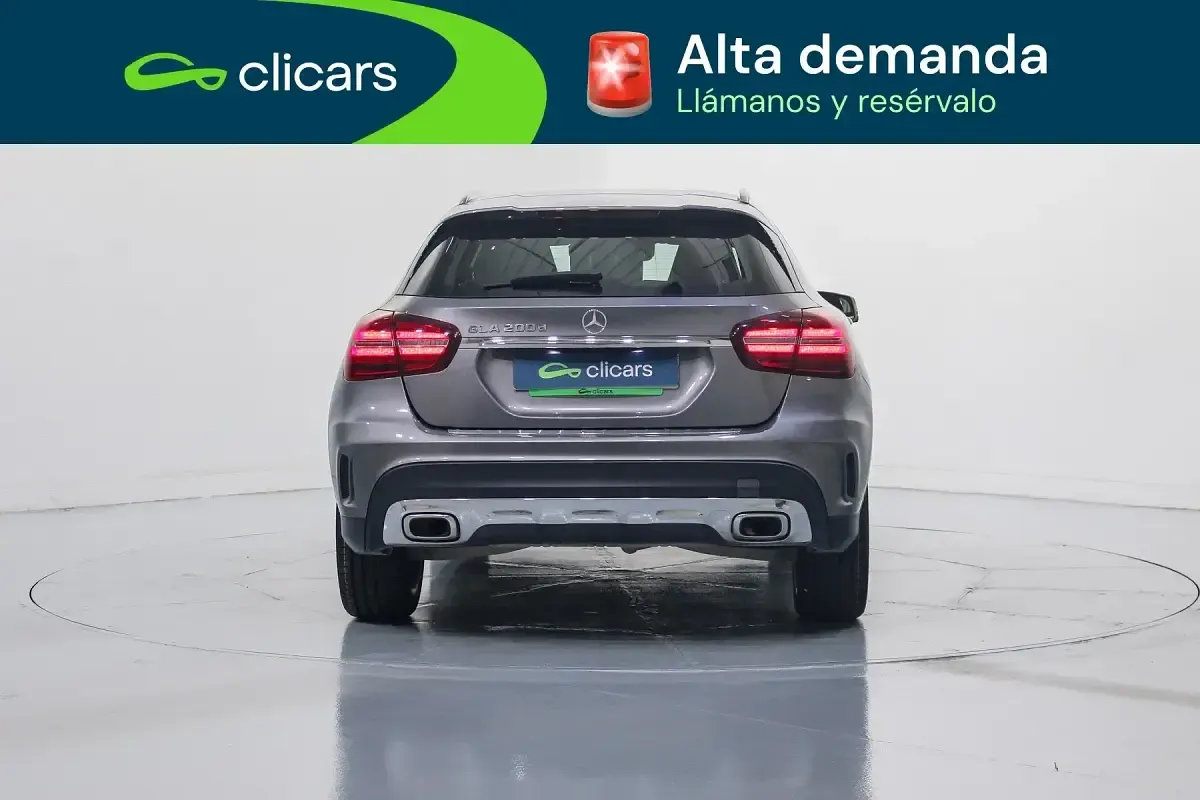 Usado Mercedes GLA200 136 CV (100 kW) 2019 Negro SUV