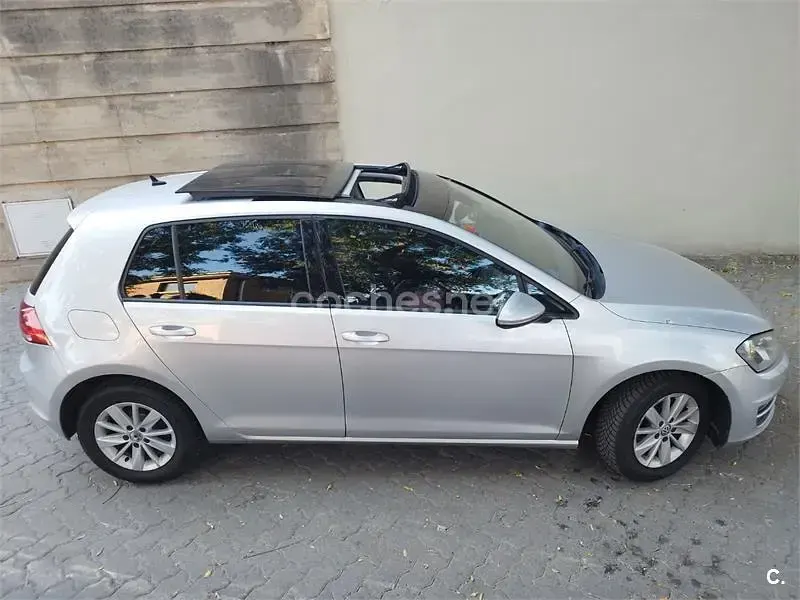Usado VW Golf VII Advance 140 CV (102 kW) 2014 Gris / plata Berlina