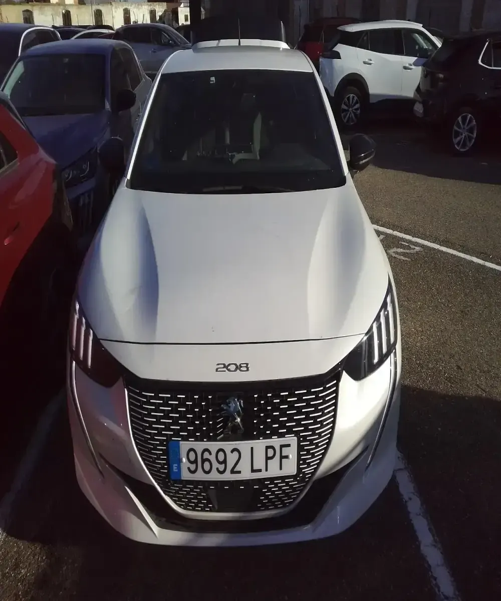 Käytetty Peugeot e-208 GT 100 kW (136 HP) 2021 Valkoinen Viistoperä