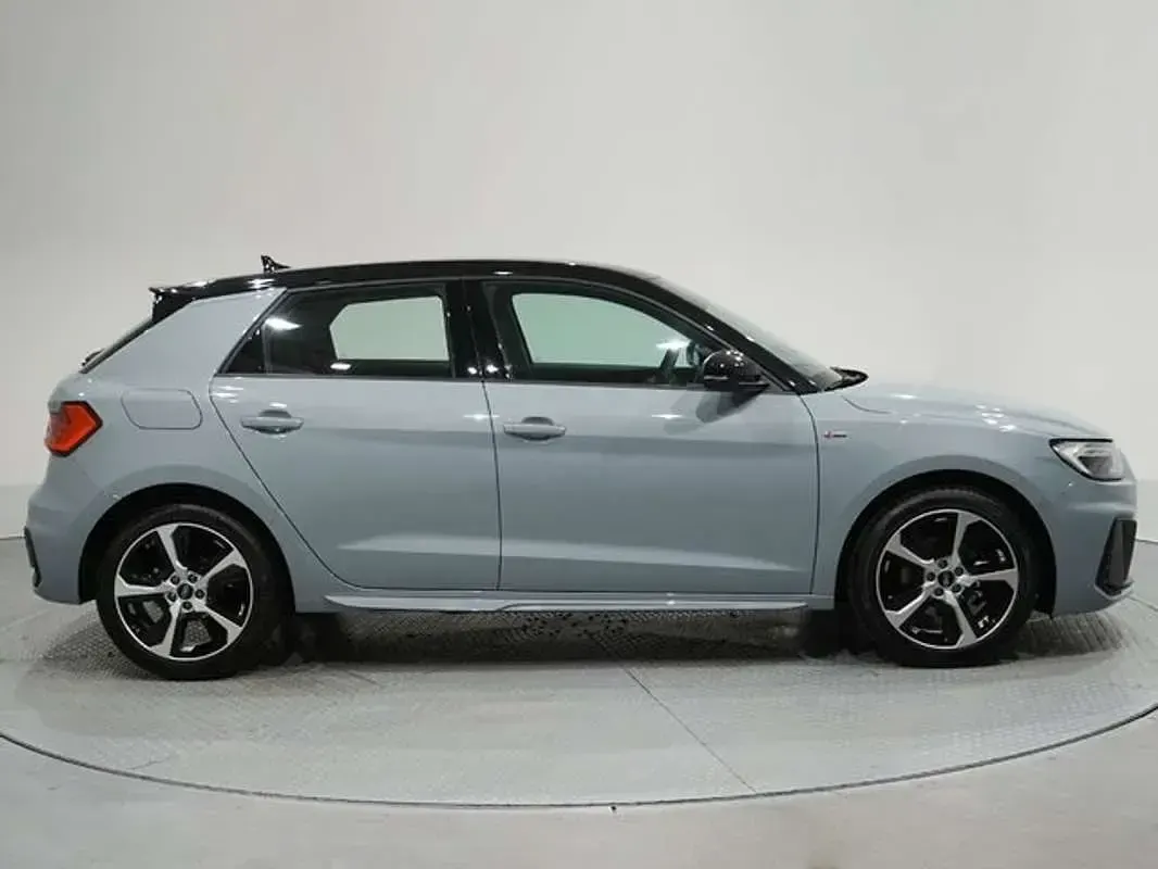 Usado Audi A1 Sportback 116 CV (85 kW) 2025 Gris / plata Utilitario