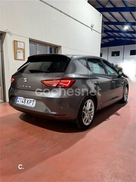 Usado Seat Leon Ecomotive 110 CV (80 kW) 2014 Gris / plata Berlina