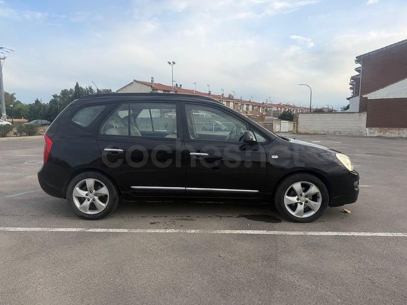 Usado Kia Carens 140 CV (102 kW) 2007 Negro Monovolumen