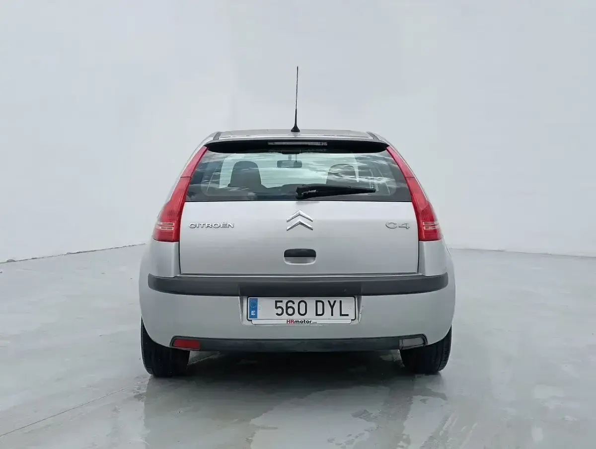 Usado Citroën C4 110 CV (80 kW) 2006 Gris / plata Berlina