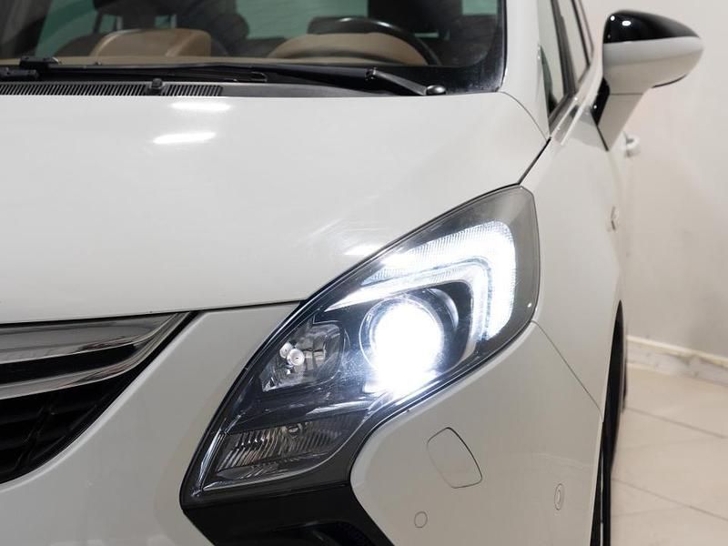Usado Opel Zafira Excellence 140 CV (102 kW) 2016 Blanco Monovolumen