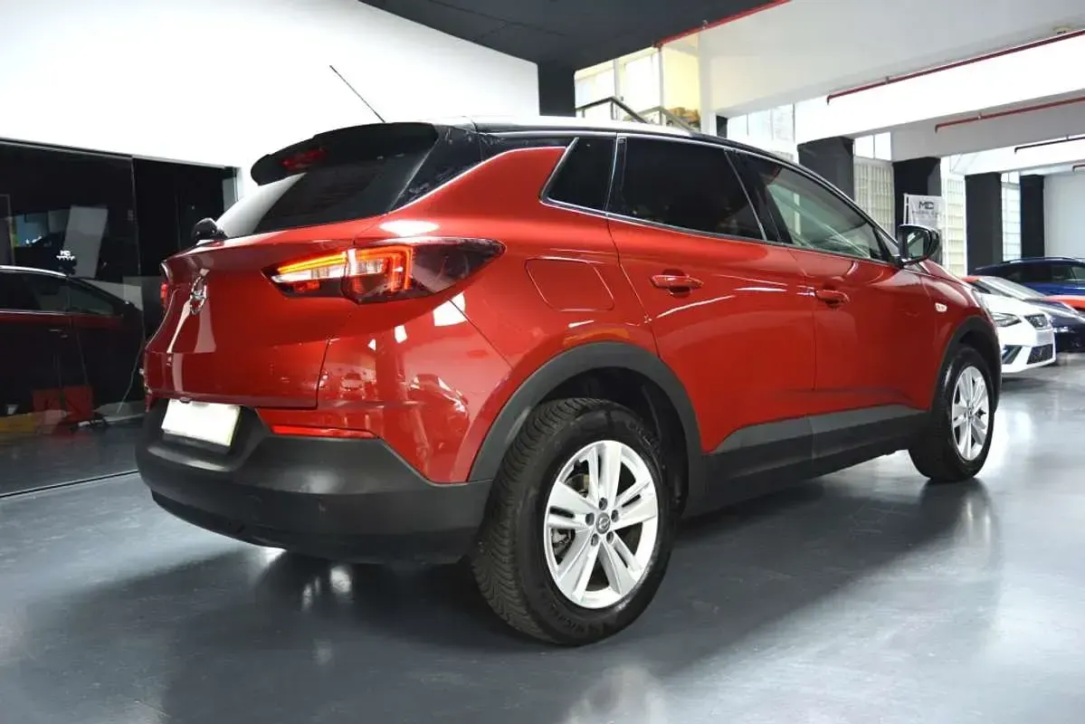 Usado Opel Grandland X Excellence 120 CV (88 kW) 2018 Rojo SUV