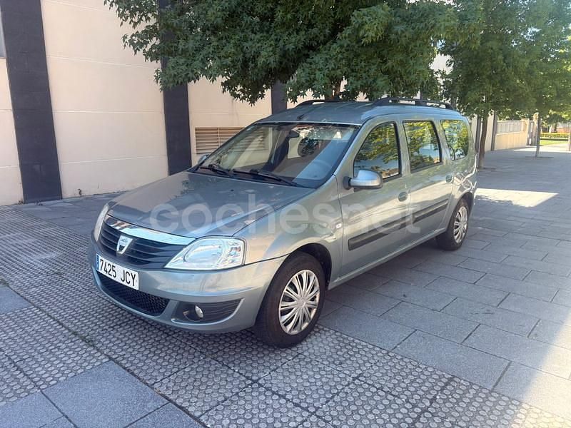 Gris / plata Usado 2010 Dacia Logan Lauréate Berlina | 3990 € (Buen precio) - Imagen 1/4