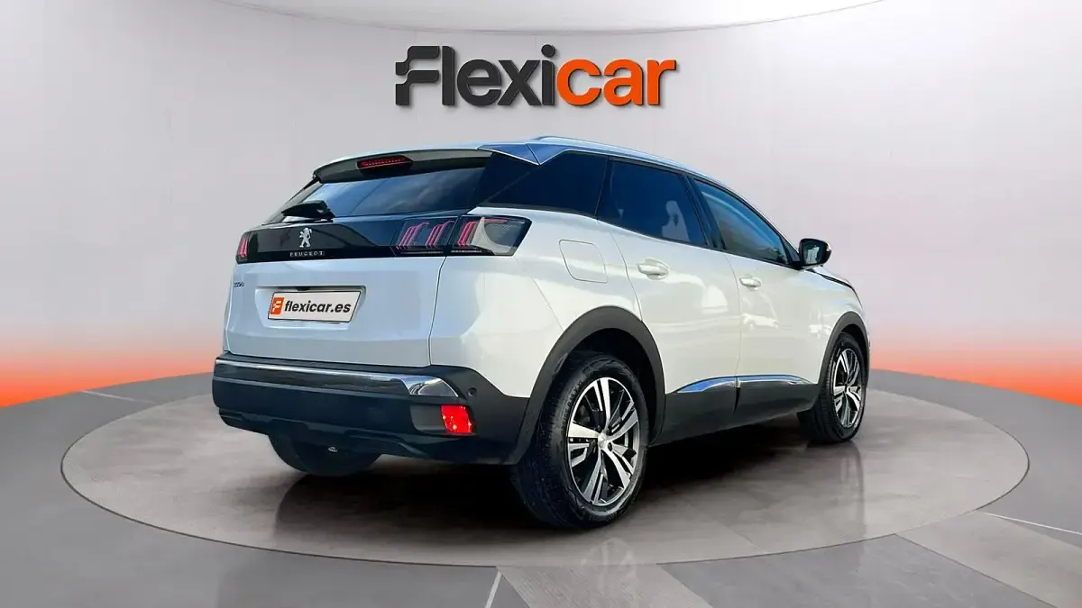 Begagnad Peugeot 3008 Allure 131 HK (96 kW) 2021 Vit Minibuss