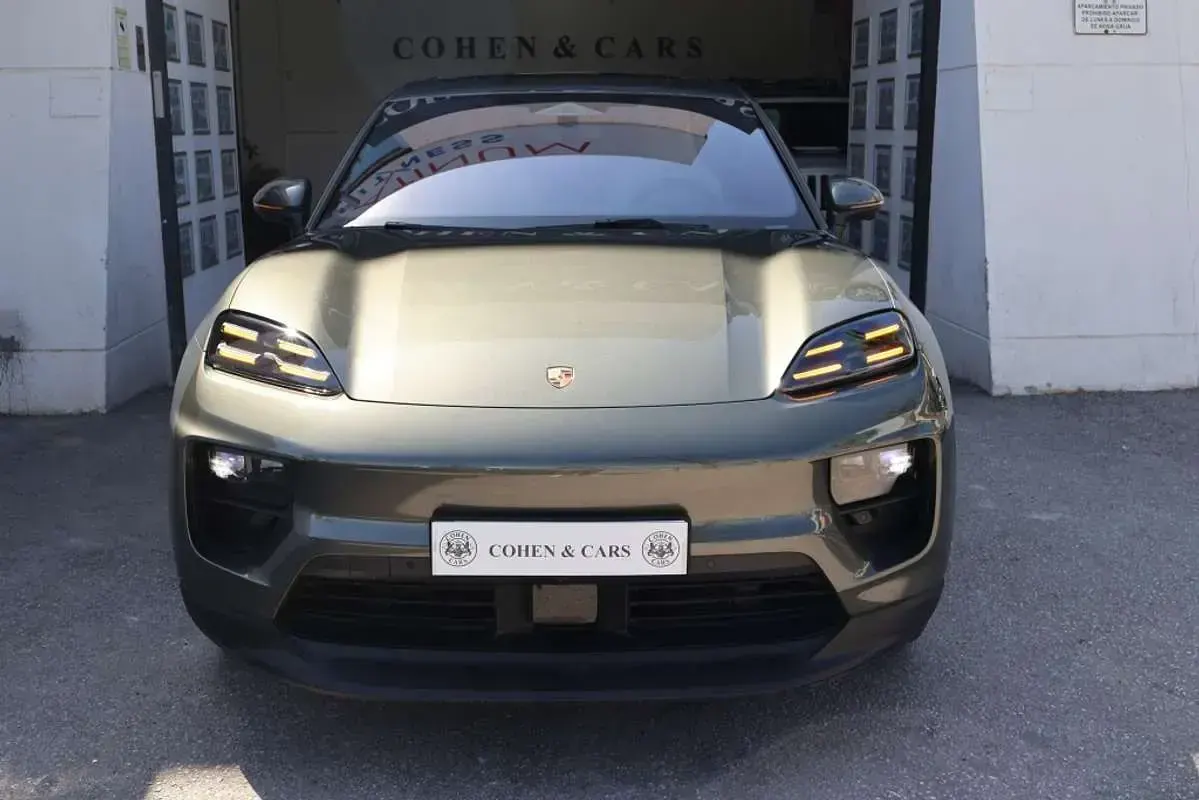 Usado Porsche Macan 300 kW (408 CV) 2024 Verde SUV