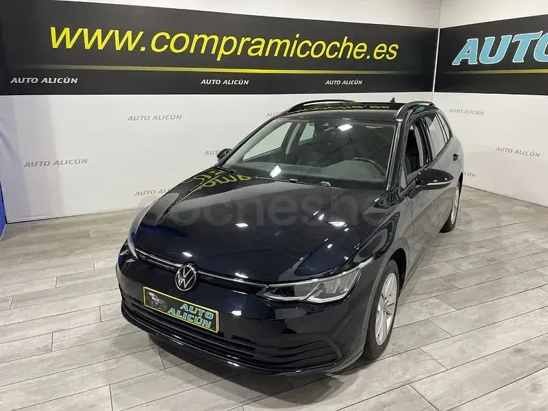 Usado VW Golf VIII 115 CV (84 kW) 2021 Negro Familiar