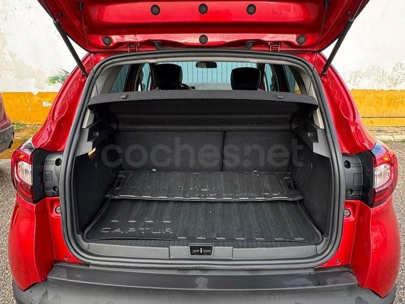 Usado Renault Captur XMOD 110 CV (80 kW) 2017 Rojo SUV