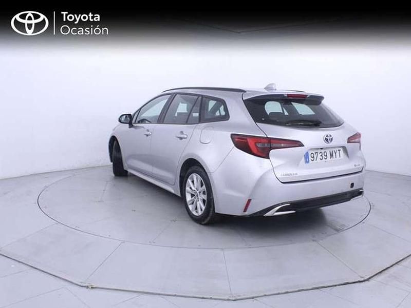 Usado Toyota Corolla Active 140 CV (102 kW) 2025 Gris Familiar