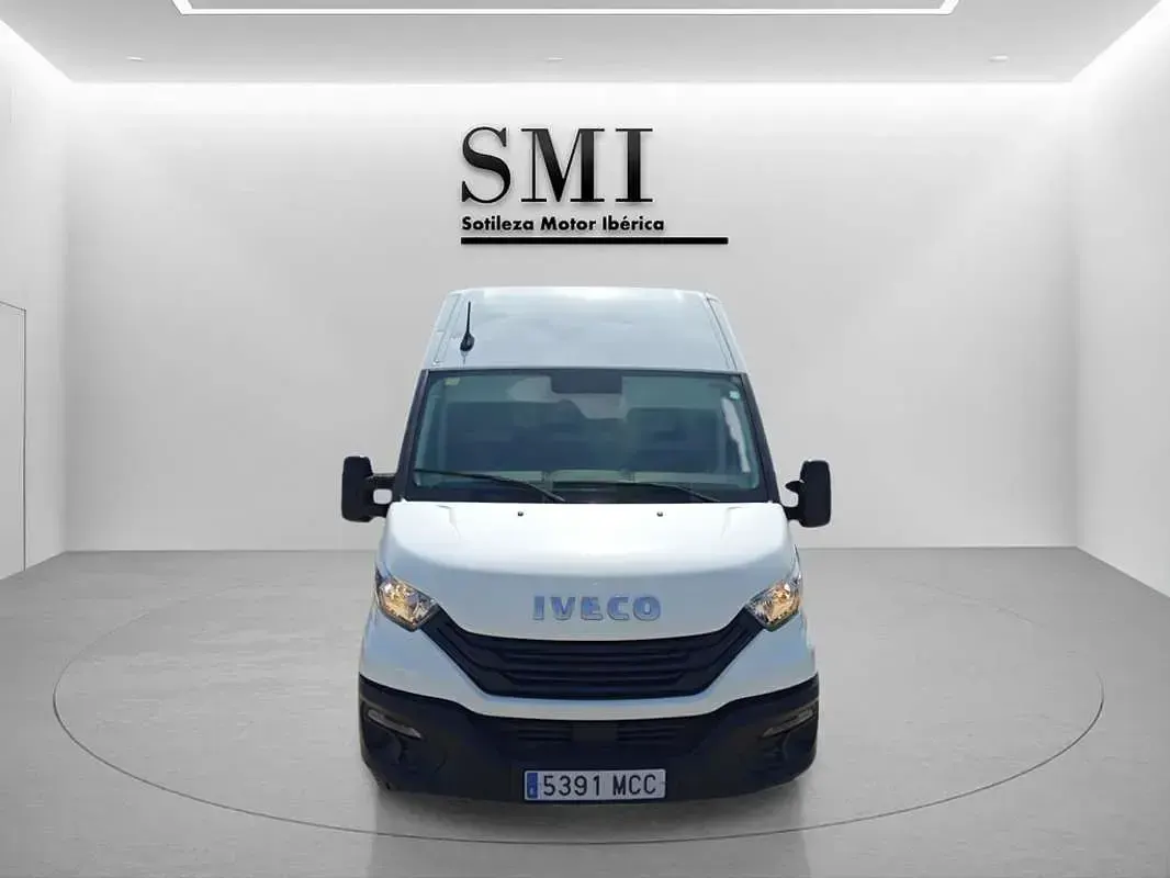 Usado Iveco Daily 156 CV (114 kW) 2022 Blanco Van
