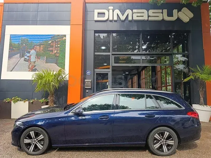 Usado Mercedes C220 200 CV (147 kW) 2022 Azul Familiar